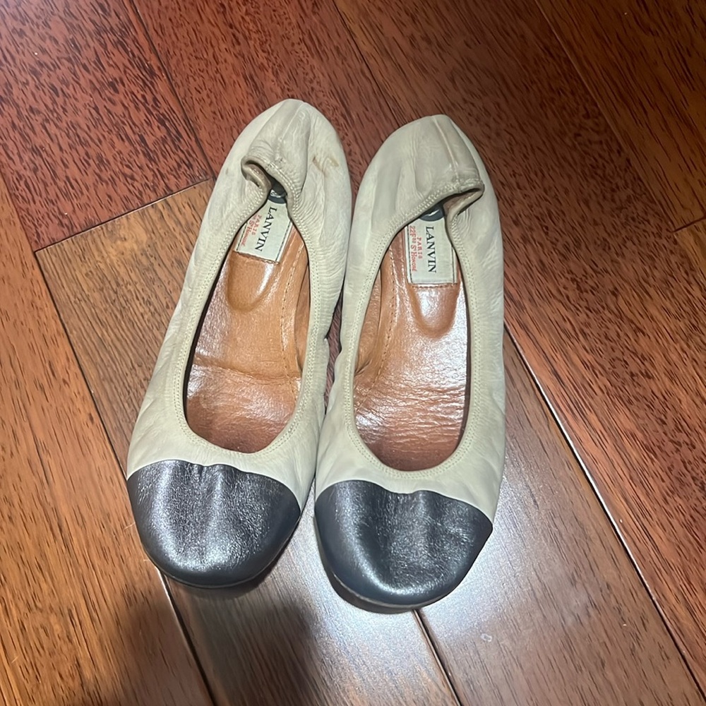 Lanvin Beige and Silver Captoe Ballet Flats Size 39